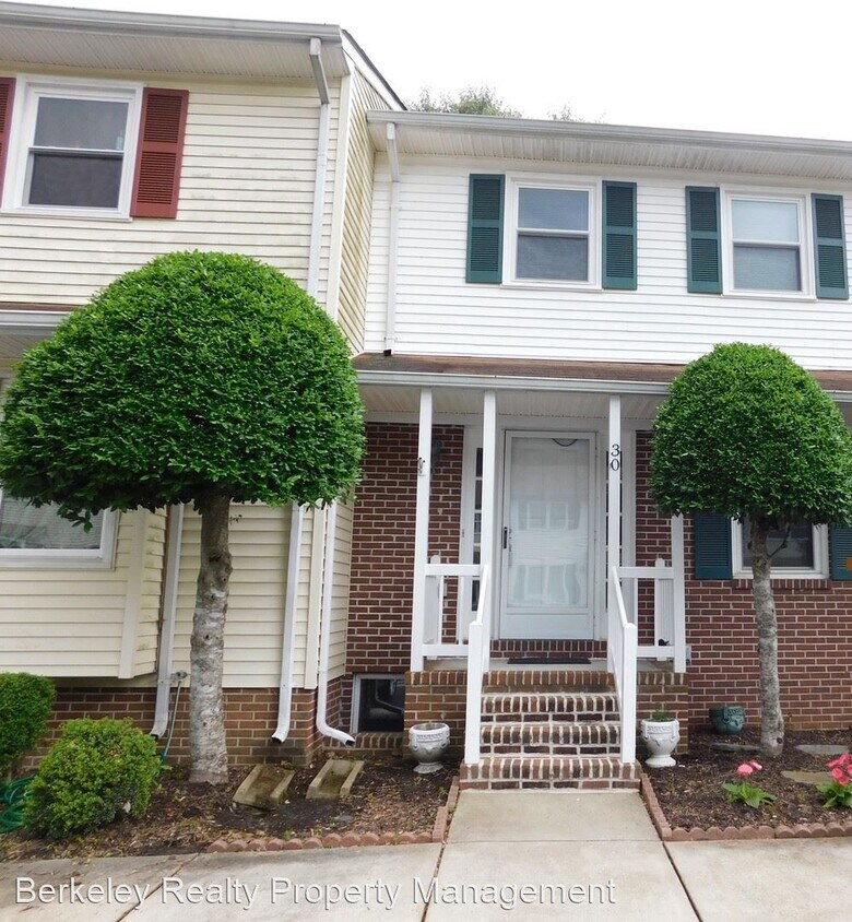 Primary Photo - 2 br, 1.5 bath House - 30 Bromley Drive