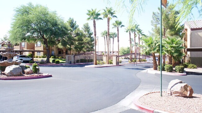 Building Photo - Stylish 1-Bedroom Condo with Community Amenities in Tuscan Villas