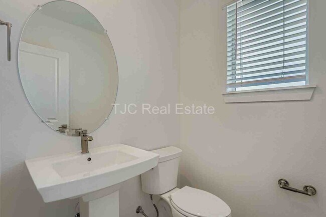 Foto del edificio - 20568 E 63rd Ave