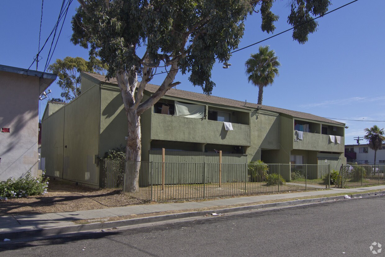 Building Photo - 302 S Weitzel St