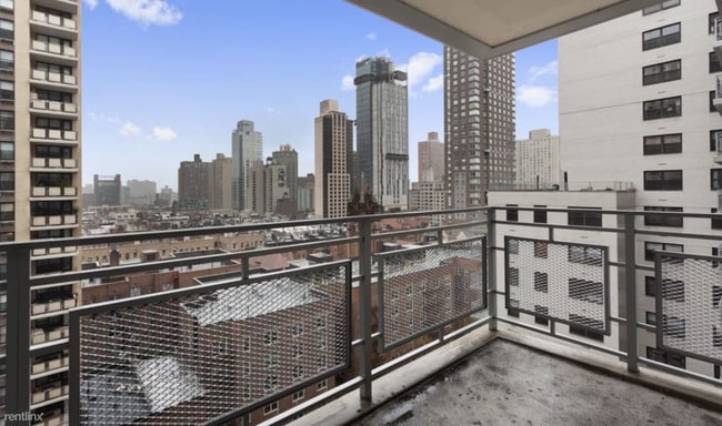 Building Photo - 1 br, 1 bath  - 310 E 86th St W