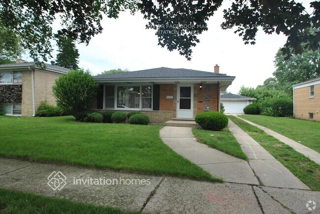 Building Photo - 4532 W 102nd St