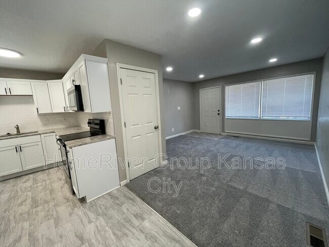 Foto del edificio - 7503 E 49th Terrace