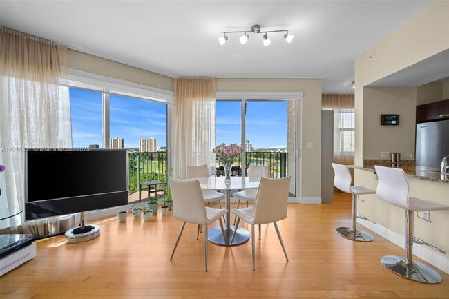 Building Photo - 20000 E Country Club Dr