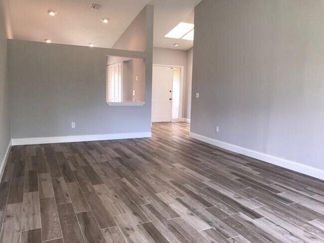 Building Photo - 13025 Northshire Trail