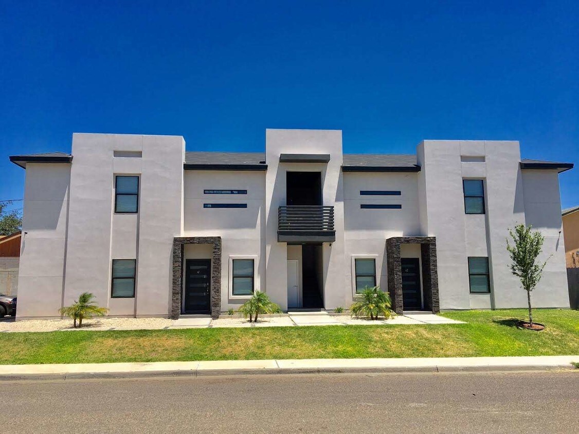 2701 E Lyon St Unit 1, Laredo, TX 78043 Condo for Rent in Laredo, TX