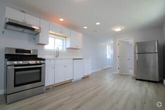 Building Photo - 52 Shawmut St