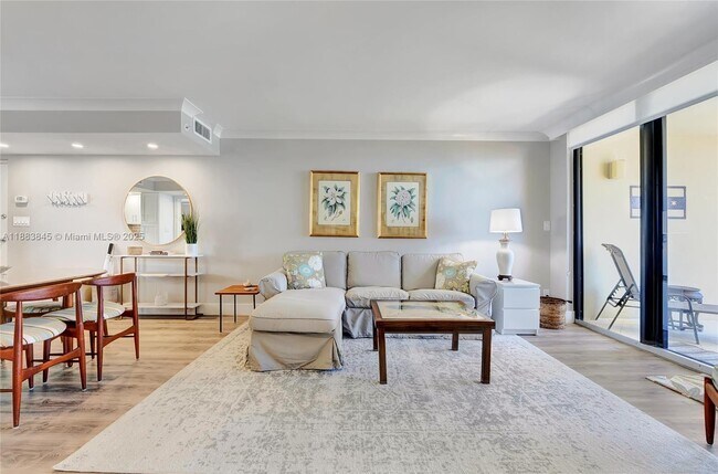 Foto del edificio - 200 Ocean Trail Way