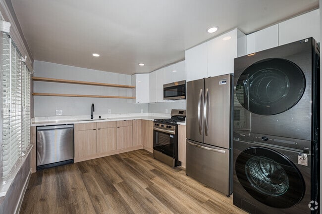 3 habitaciones, 2 baños - 850 pies cuadrados - Cocina - 1411 Mohawk St