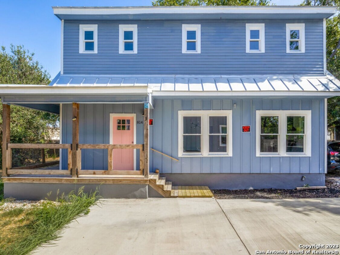 MODERN NEW CONSTRUCTION IN DIGNOWITY HILL House Rental in San Antonio