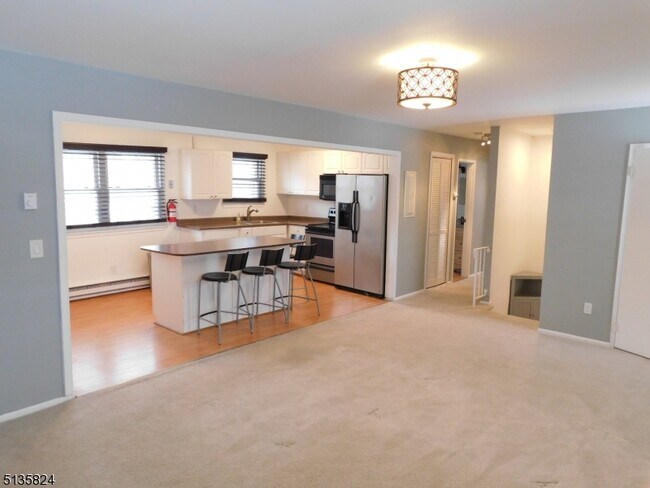 Foto del edificio - 322 Richard Mine Rd