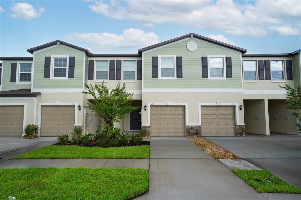 Foto principal - 212 27th St SE