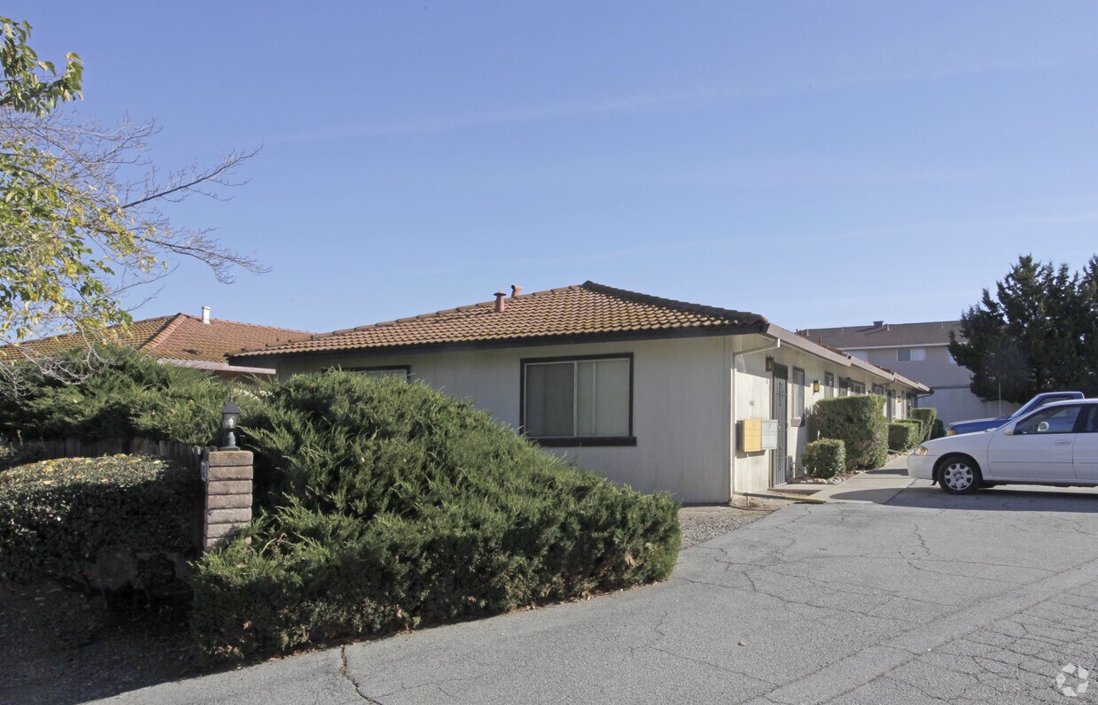 1081 Caputo Ct, Hollister, CA 95023 Apartments in Hollister, CA