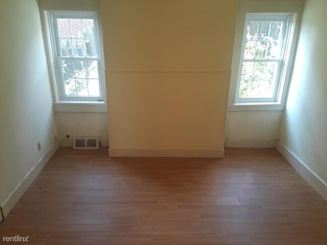 Building Photo - 5542 Pocusset St