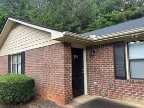 Building Photo - 2051 Cantrell Ln