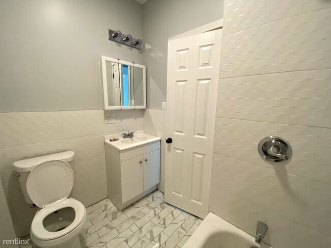 Foto del edificio - 2 br, 1 bath Apartment - 5 Morton Pl Apt 2