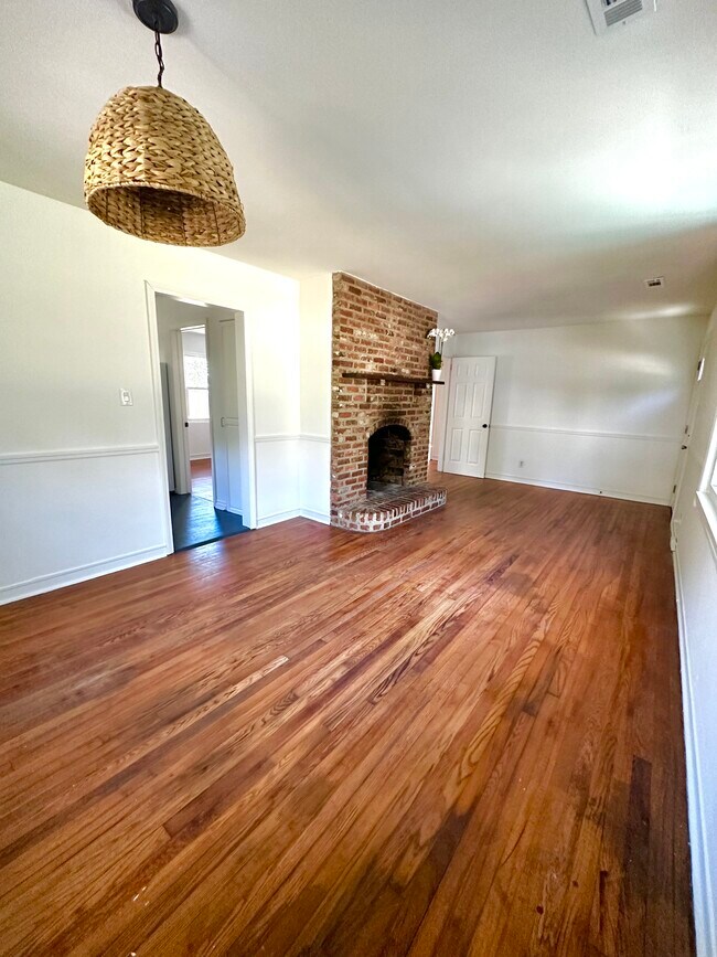 Foto del edificio - 238 Yates Ave