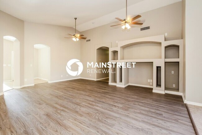 Foto del edificio - 3 Bedroom Pet-Friendly Home in Phoenix, AZ with Main Street Renewal