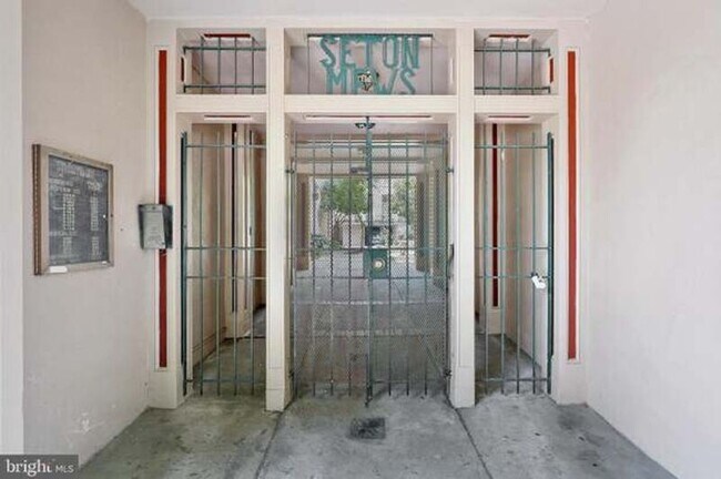 Building Photo - 606 N Eutaw St