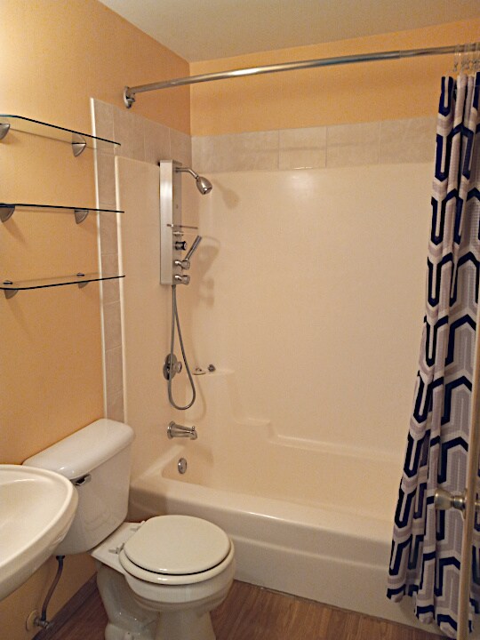 Building Photo - 13 St Thomas Colony