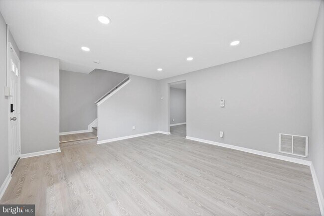 Foto del edificio - 5901 Schering Rd
