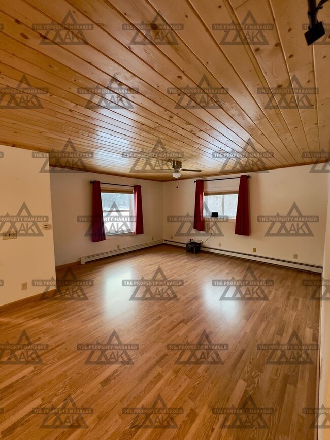 Building Photo - Spacious 3BR, 2.5BA Home off Chena Hot Springs Rd Dog Friendly