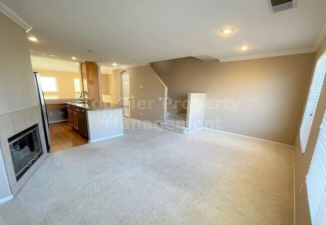Foto del edificio - ***Gorgeous 2 bed / 2.5 bath / 1,202 sqft Townhome in Carmel Valley - Available 10/25***