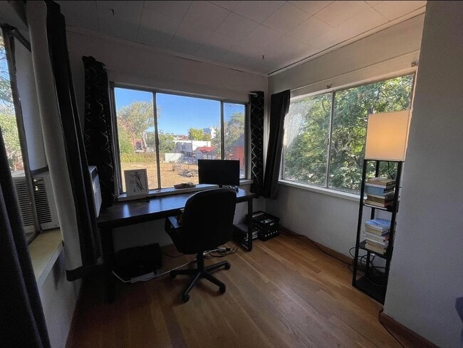 Building Photo - 2132 W 28th Ave