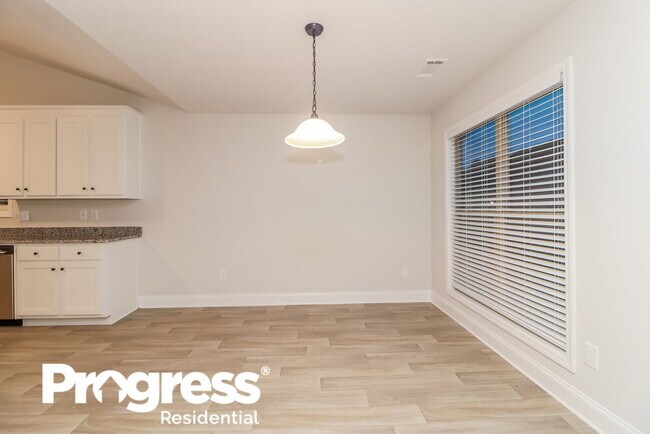 Foto del edificio - 16 Heartland Cir