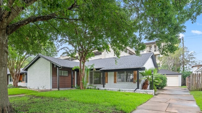 Foto del edificio - 3835 Tartan Ln