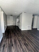 Building Photo - 1011 34th Ave W