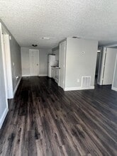 Building Photo - 1011 34th Ave W