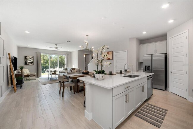 Foto del edificio - 7834 Spectrum Dr