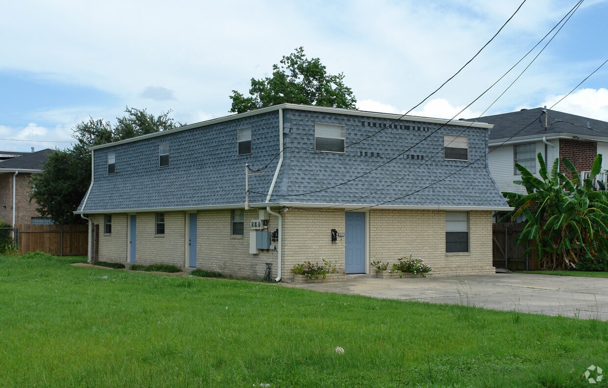 Primary Photo - 3021 Houma Blvd