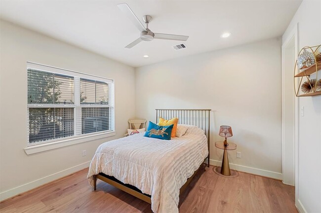 Foto del edificio - 5209 Allen St