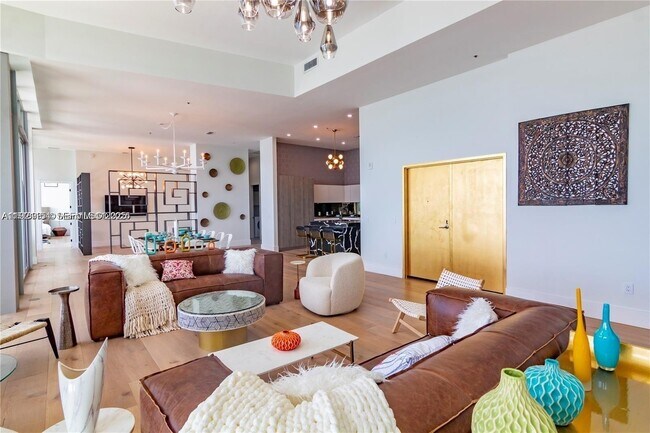 Building Photo - 2900 NE 7th Ave