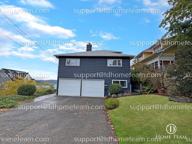 Foto del edificio - Bottom Unit Duplex with Private Patio and ...