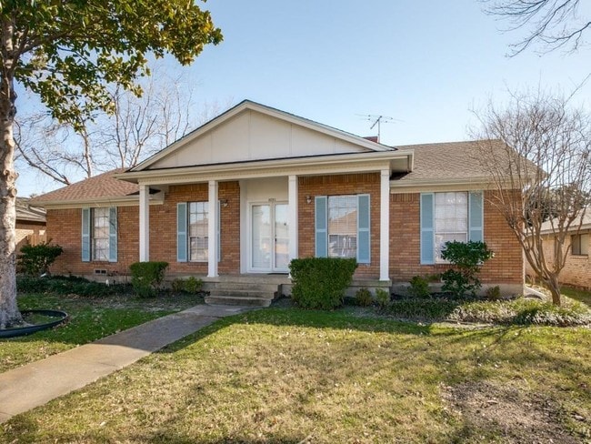 Building Photo - 8630 Forest Green Dr