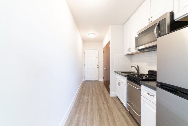Building Photo - 4848 St Charles Pl