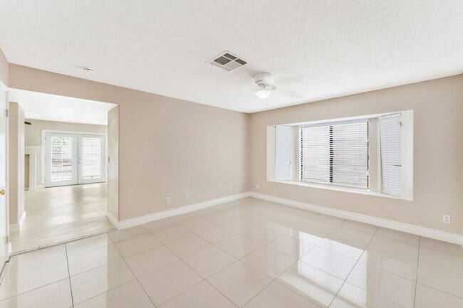 Building Photo - Updated Single-Story Retreat with Inviting Indoor-Outdoor Living!
