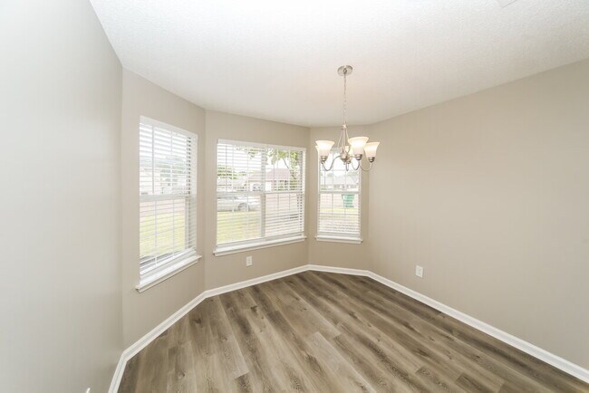 Foto del edificio - 5515 Whiteley Cove