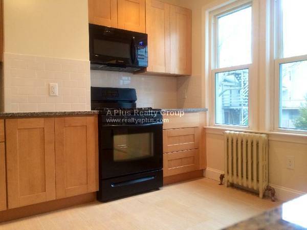 Building Photo - 122 Rockland St