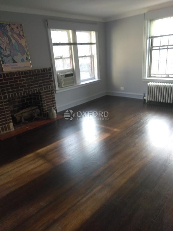 Primary Photo - Classic 7 4 bedroom 3 bathroom GEM !!!!