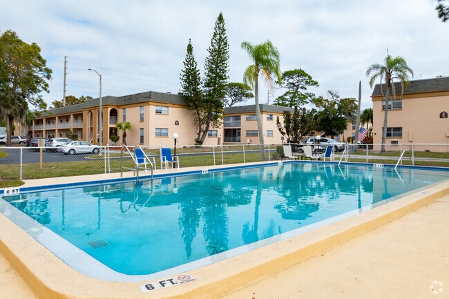 Piscina - Highland Park