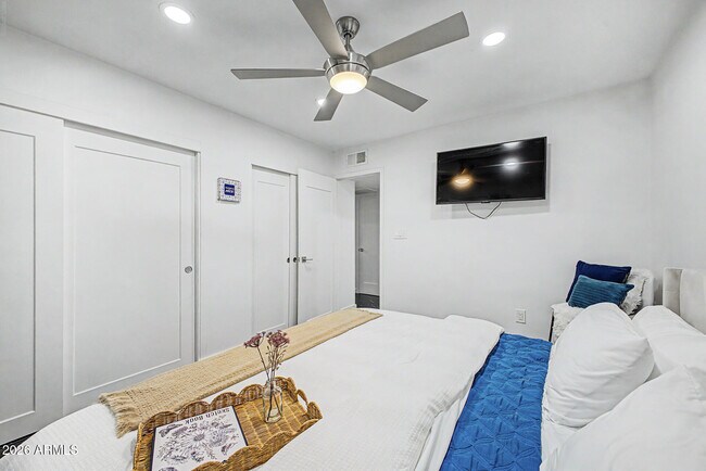 Foto del edificio - 6721 E McDowell Rd
