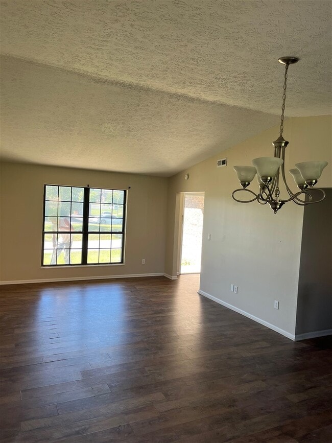 Building Photo - 1014A Windview Pl