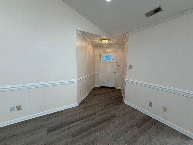 Foto del edificio - Exclusively Offered By Muse Realty Rentals, LLC