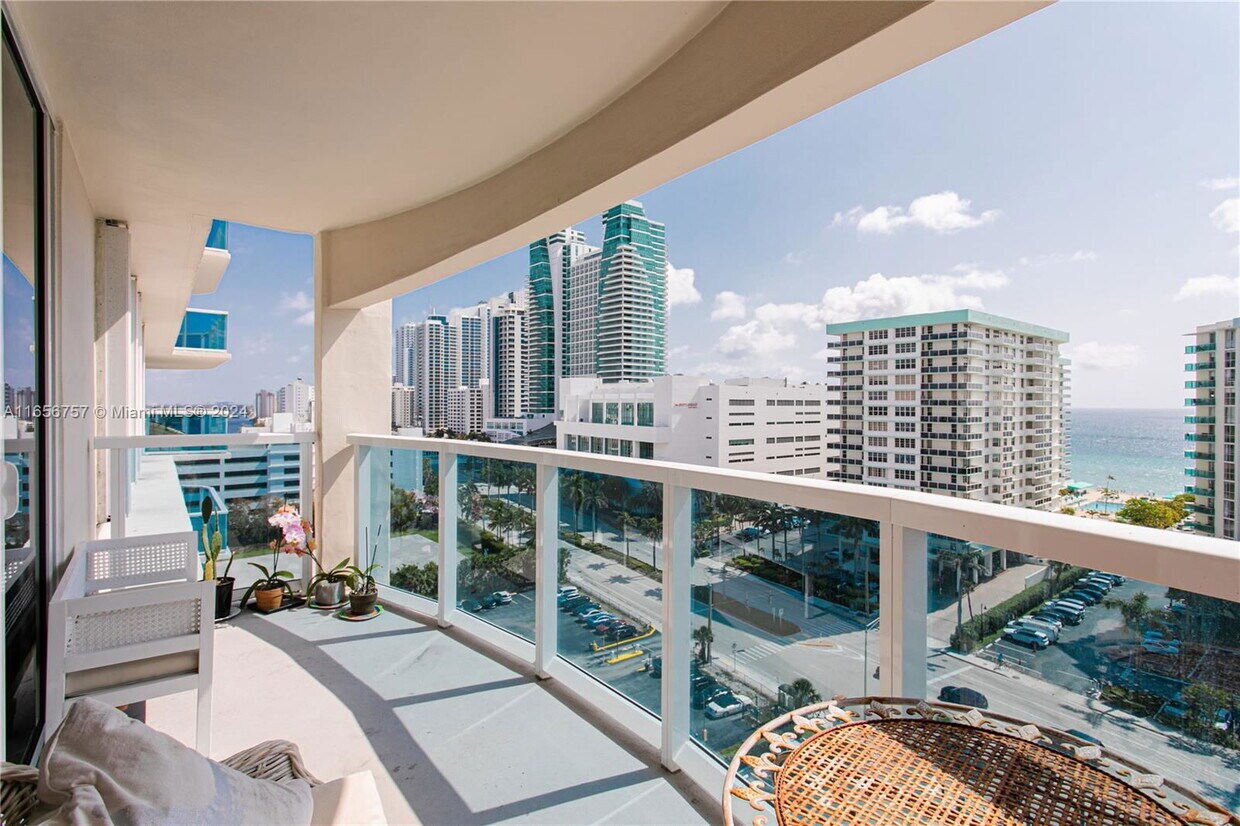 Primary Photo - 3800 S Ocean Dr