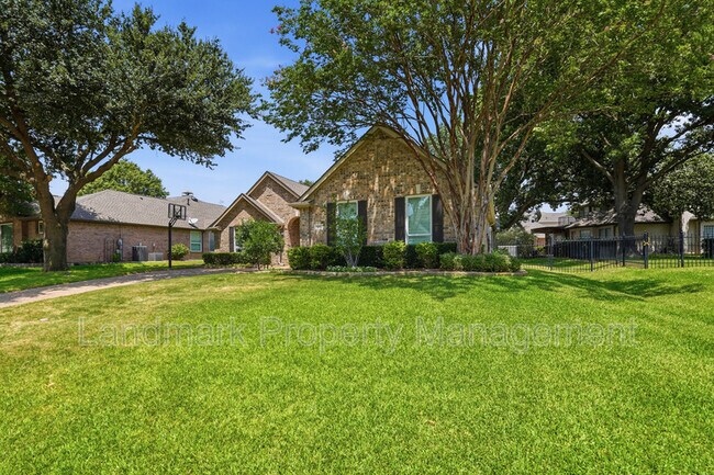 Building Photo - 900 Muirfield Dr