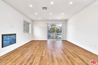 Building Photo - 14550 Burbank Blvd